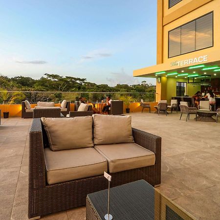 Comfort Inn & Suites Tobago Signal Hill Exteriör bild