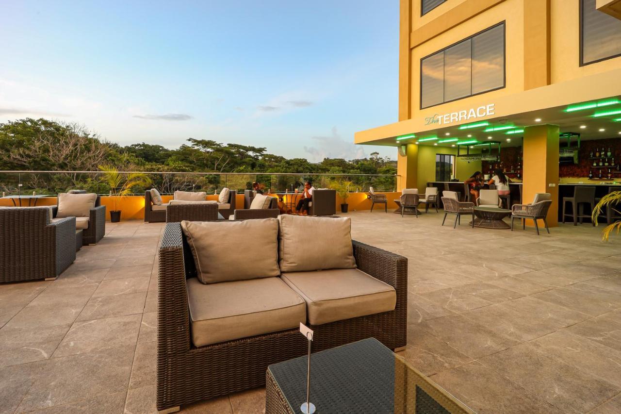 Comfort Inn & Suites Tobago Signal Hill Exteriör bild
