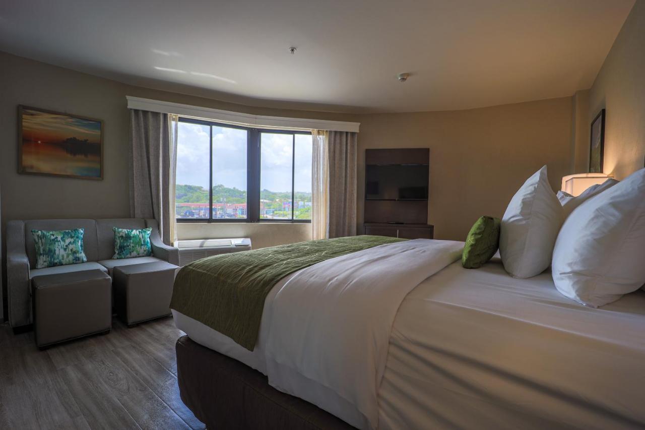 Comfort Inn & Suites Tobago Signal Hill Exteriör bild