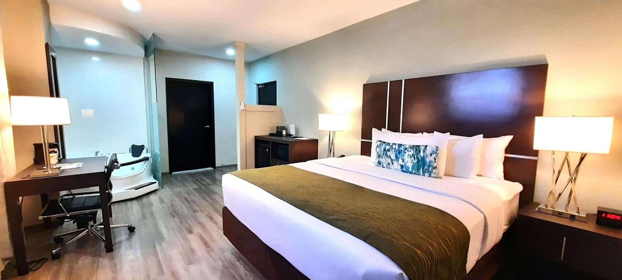 Comfort Inn & Suites Tobago Signal Hill Exteriör bild