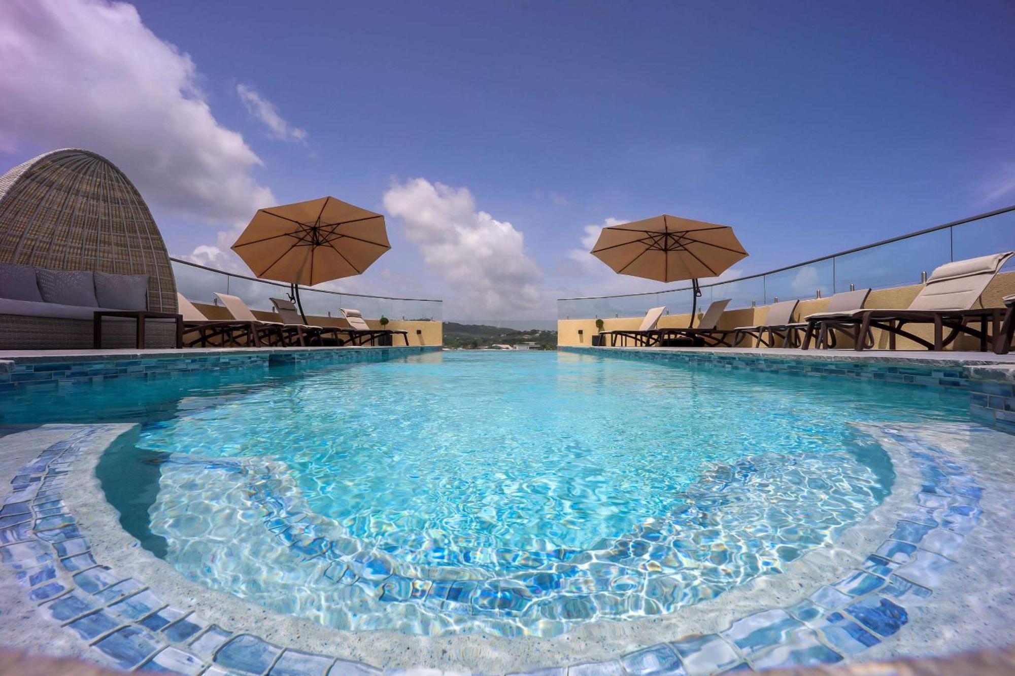 Comfort Inn & Suites Tobago Signal Hill Exteriör bild